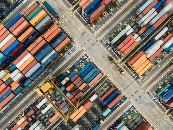 Transloading vs. Direct Container Delivery: A Guide for Canadian Importers